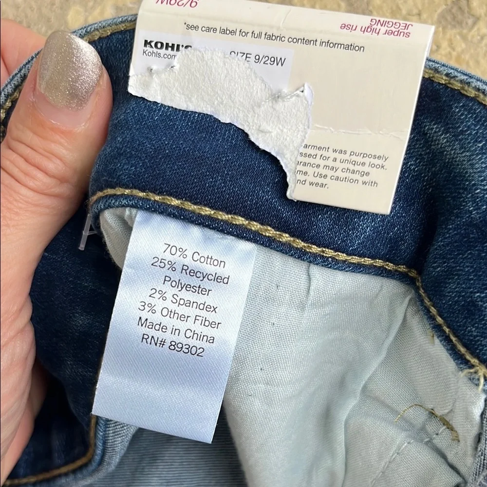 New SO super high-rise ultimate jegging with Modern Distressing - Picture 13 of 16